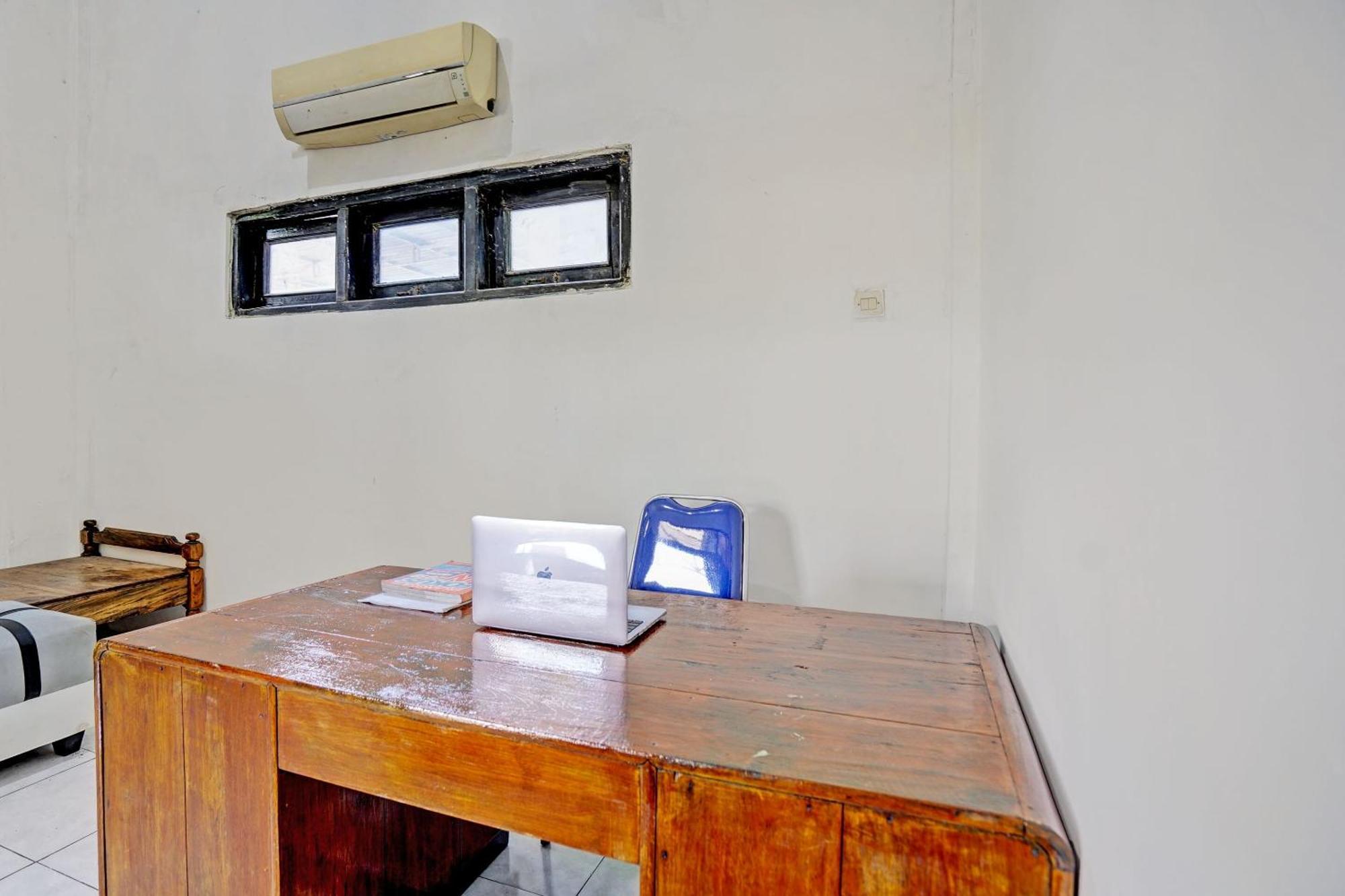 Oyo Life 93037 Nova Jaya Homestay Syariah Lamongan Экстерьер фото