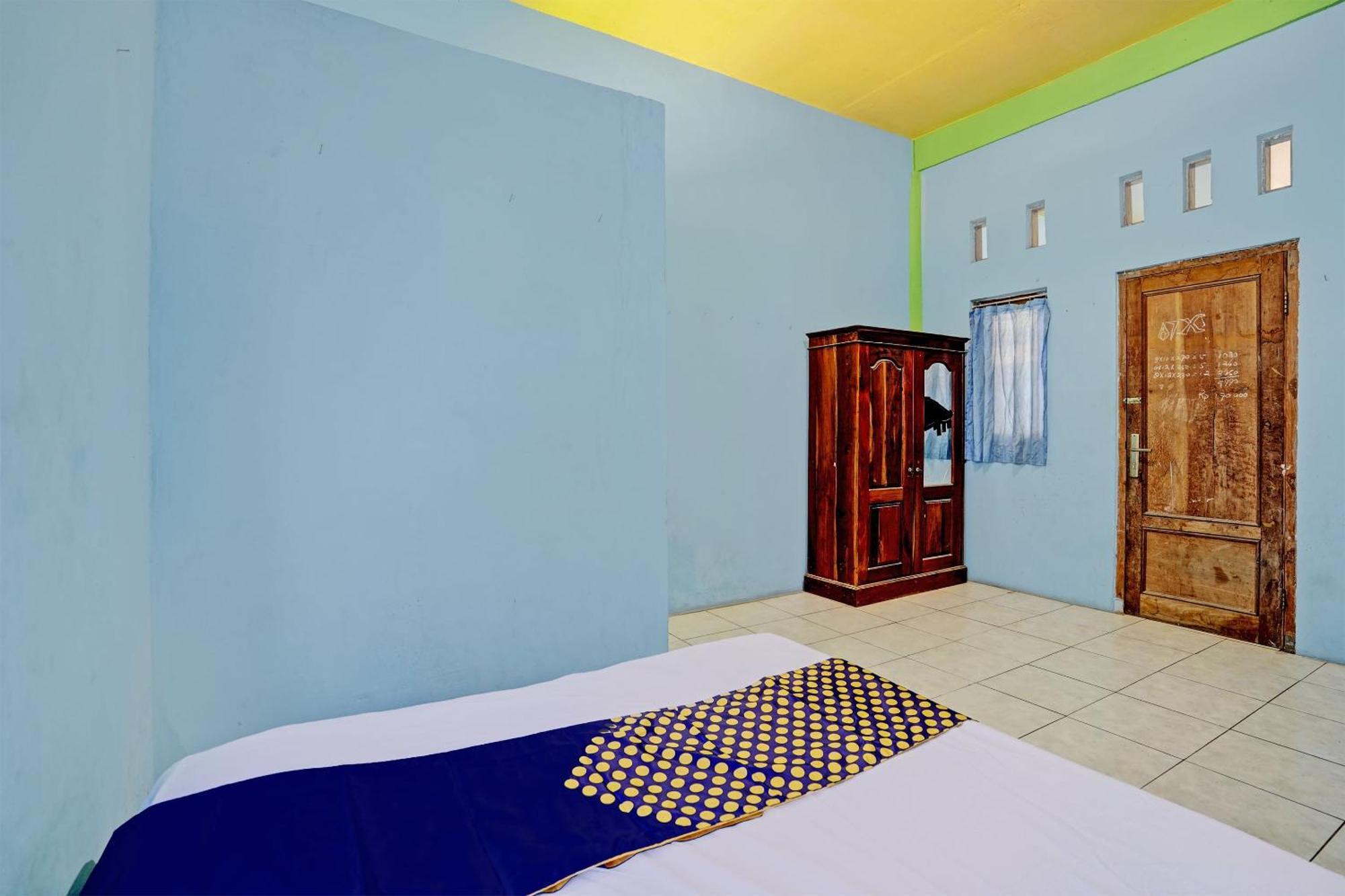 Oyo Life 93037 Nova Jaya Homestay Syariah Lamongan Экстерьер фото